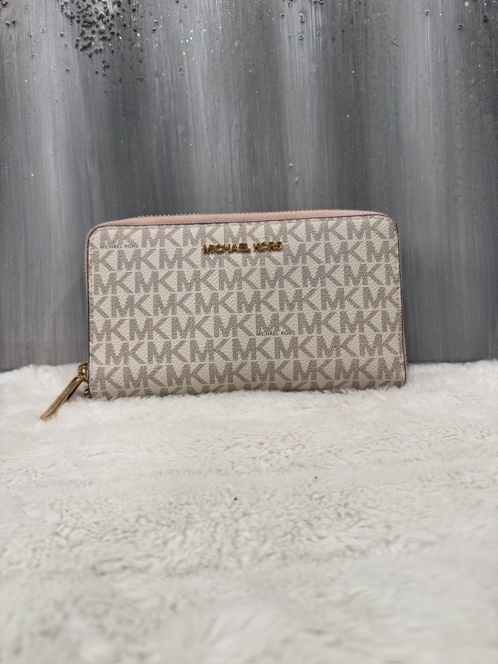 Michael Kors Jet Set Zip Around Wallet